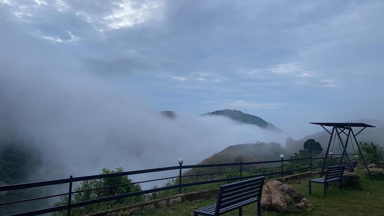 Hill Monk - Whispering Mist Hotel Vagamon Bagian luar foto
